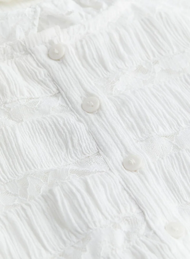 اتش اند ام بلوزة مزينة بالدانتيل